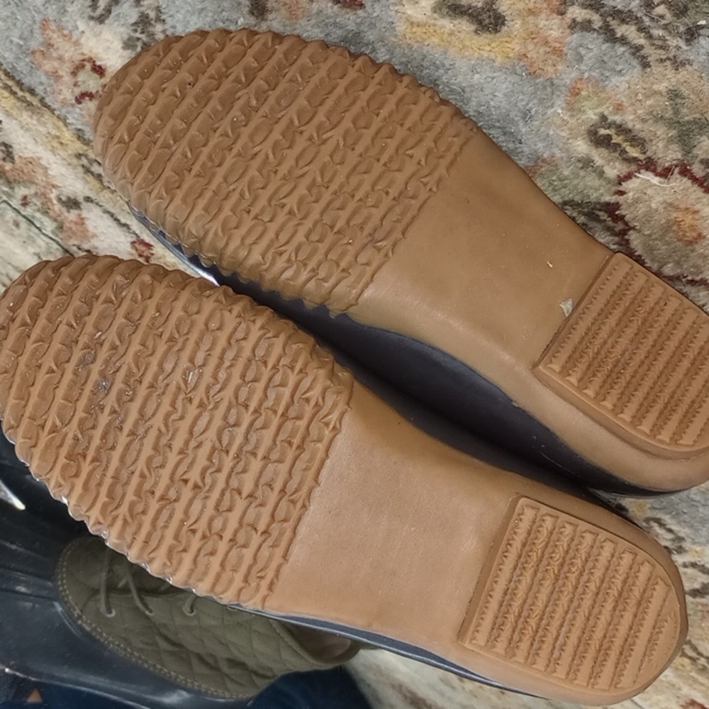 JBU DUCK WATER RUBBER BOOTS, SZ 8.5 M, LITTLE TO NO WEAR, tag cut out on one. - Picture 5 of 8